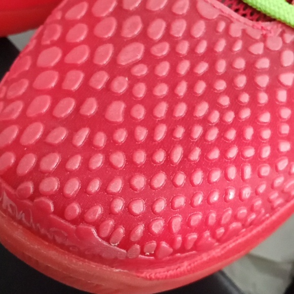 Kobe 6 Reverse Grinch Protro - Picture 7 of 13